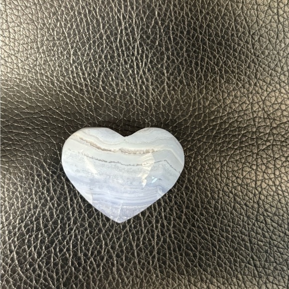 Blue lace Agate Heart - beautiful for decor or energy healing blue lace crystal - Picture 4 of 7